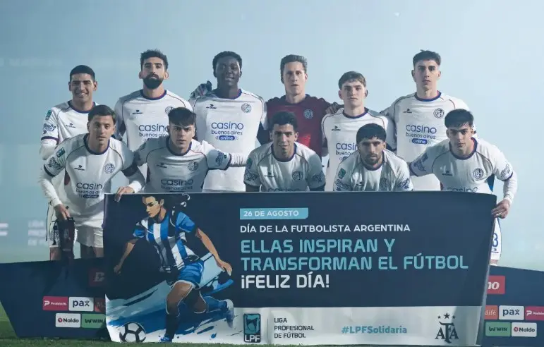 San Lorenzo y un punto con sabor a poco