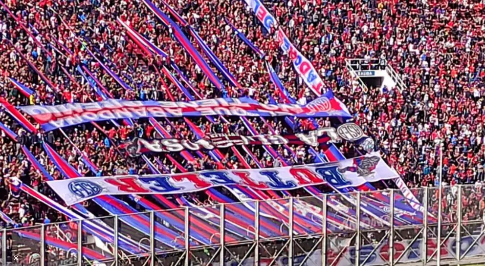 La Buteler dio vuelta las banderas en señal de protesta