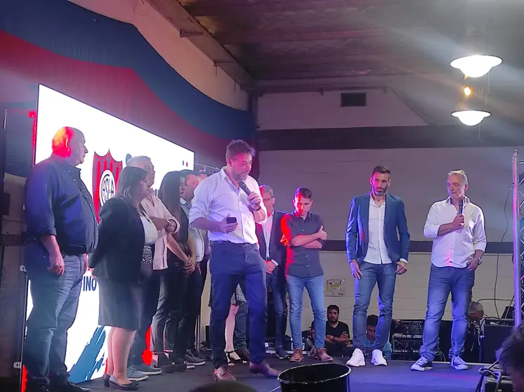 Constantino, Mastrosimone y su equipo se presentaron en sociedad