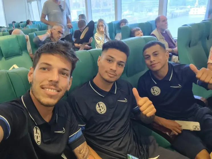 Martegani, Alexander Díaz y el Perrito Barrios, rumbo a Uruguay