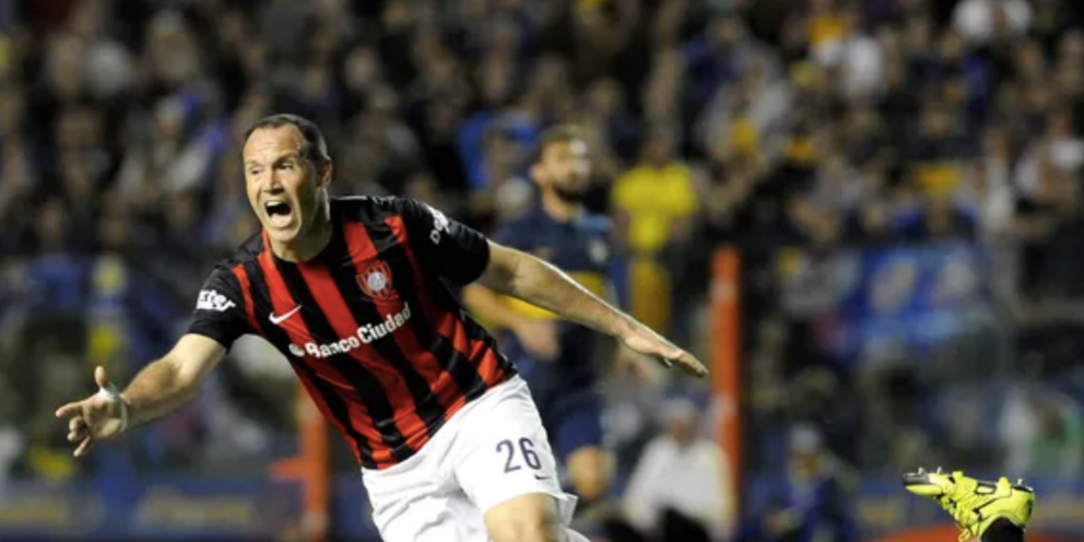 Mauro Matos en su gol de San Lorenzo ante Boca