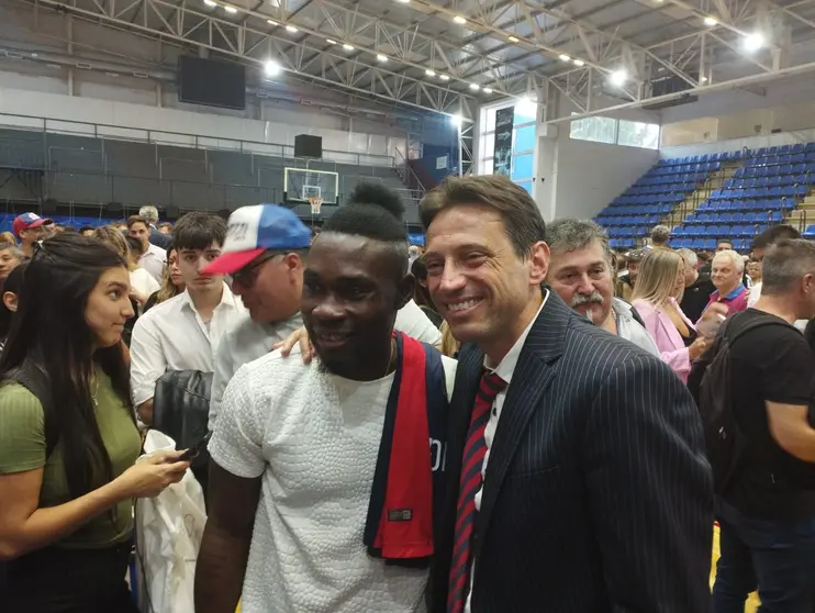 El recordado Félix Orode estuvo en la ceremonia de asunción de Marcelo Moretti como presidente de San Lorenzo.