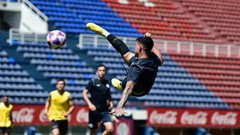 410D45F2-FC56-41EC-8A9C-8E5FAFB0C951