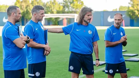 El Gallego Insúa presentó al nuevo integrante del cuerpo técnico.