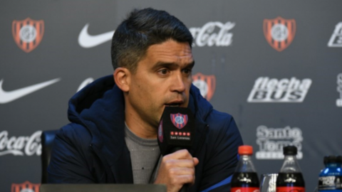 0201A3CF-327F-4E47-A3E8-B65C2C2251A2