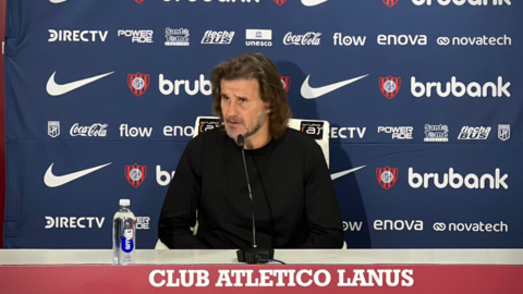 Insúa en conferencia de prensa tras la victoria de San Lorenzo ante Lanús. Foto: @Rodri_Vizcarra