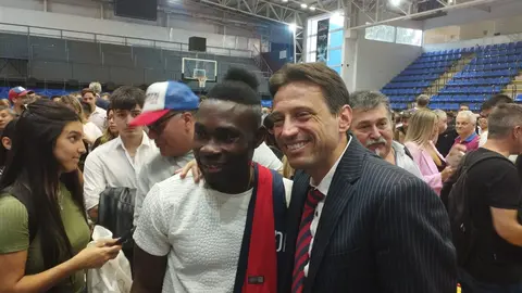 El recordado Félix Orode estuvo en la ceremonia de asunción de Marcelo Moretti como presidente de San Lorenzo.