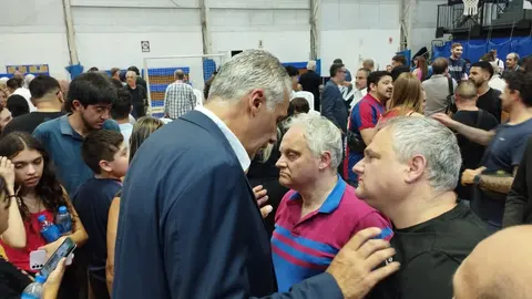 Marcelo Culotta junto a los hermanos Res.