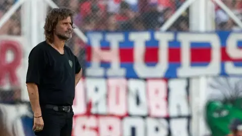 Insúa no le encuentra la vuelta al equipo.