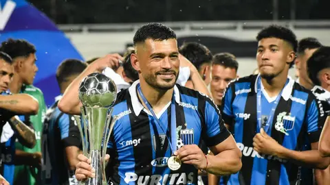 Liverpool sufre una baja crucial antes del encuentro con San Lorenzo.