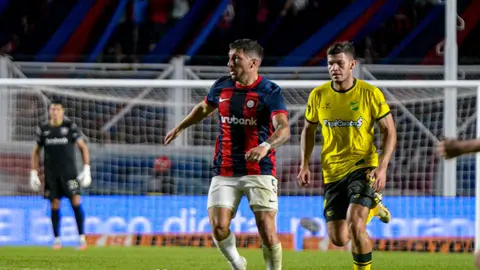 Eric Remedi se perfila para ser el doble 5 de San Lorenzo junto a Irala.