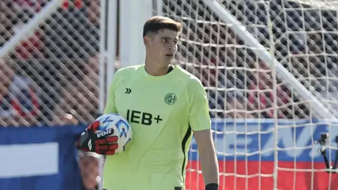 Orlando Gill, la figura del partido.