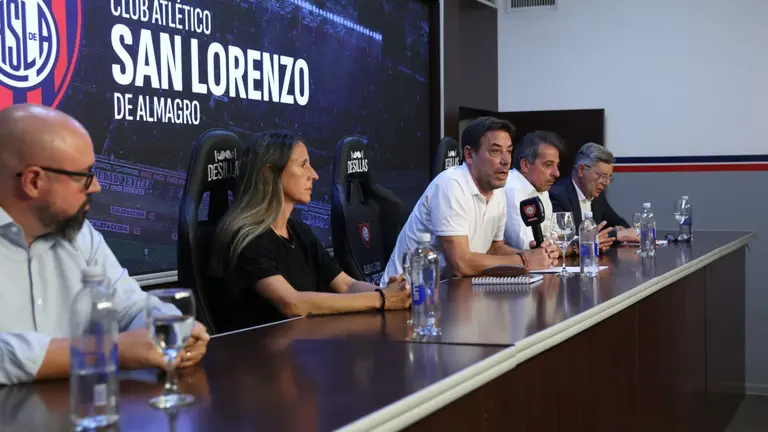 Sergio Costantino en la conferencia de prensa