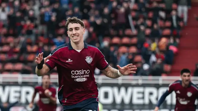 Auzmendi celebra el gol del triunfo de San Lorenzo ante Uni&oacute;n