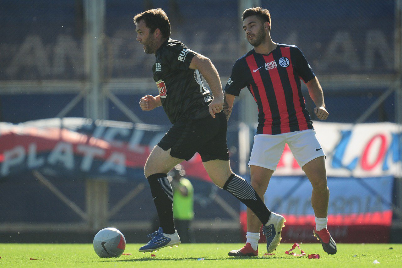 Bernardo Romeo en su última función en el Nuevo Gasómetro, en la despedida de Pipi Romagnoli