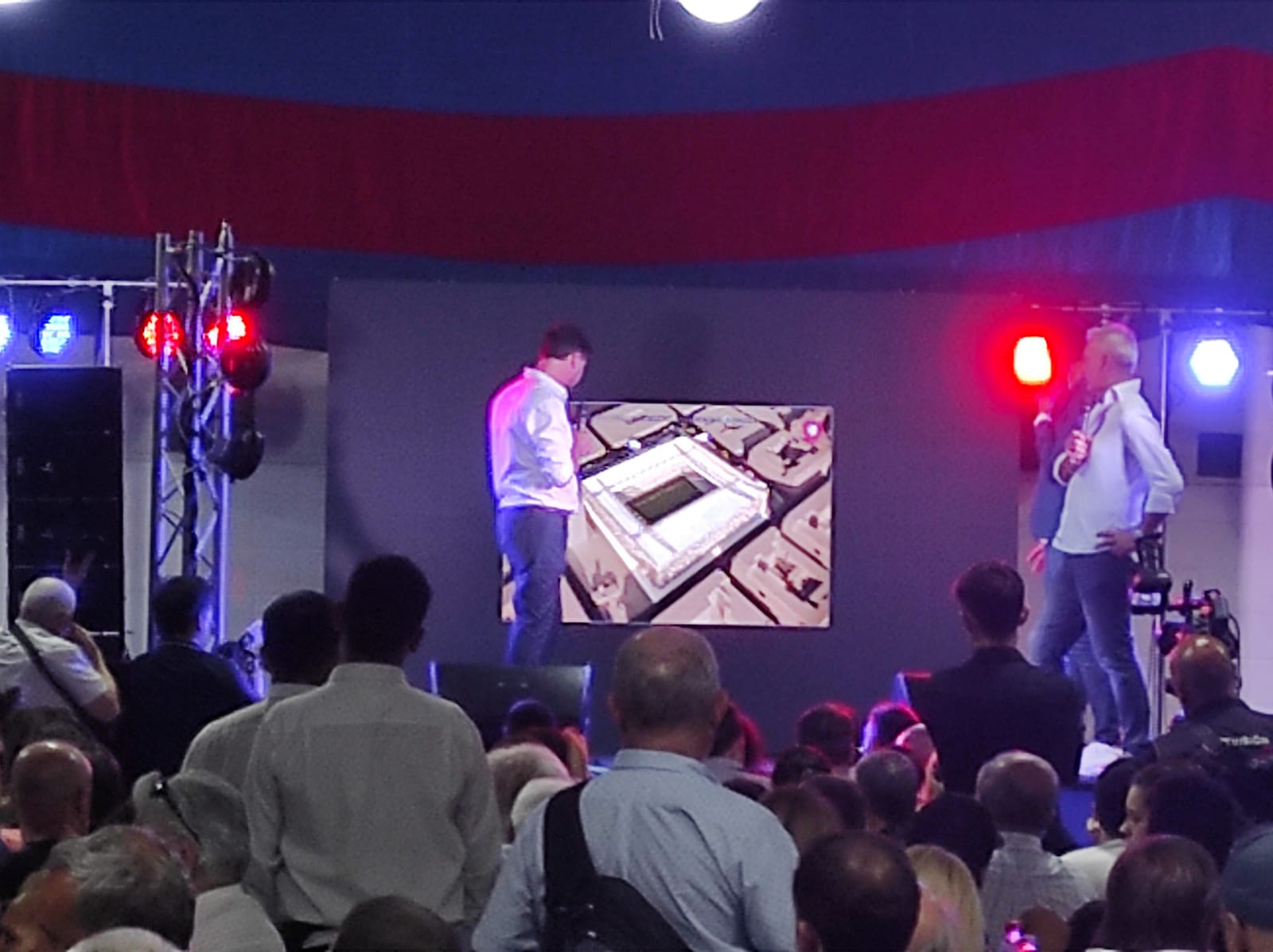 Los candidatos mostraron el proyecto del nuevo estadio de Boedo y prometieron realizarlo