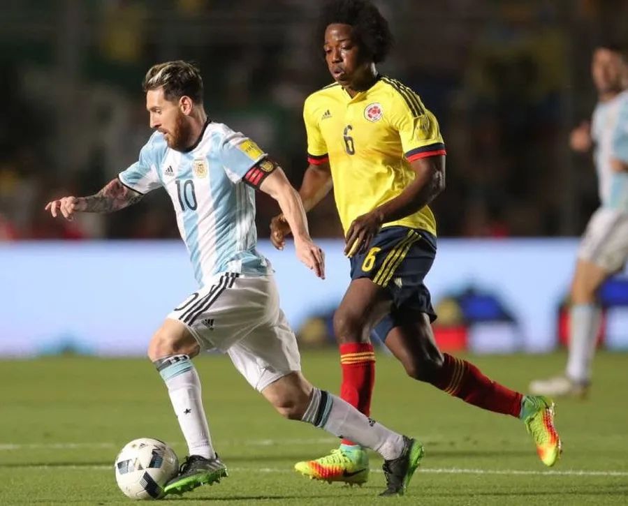 La Roca Carlos Sánchez con la Selección de Colombia