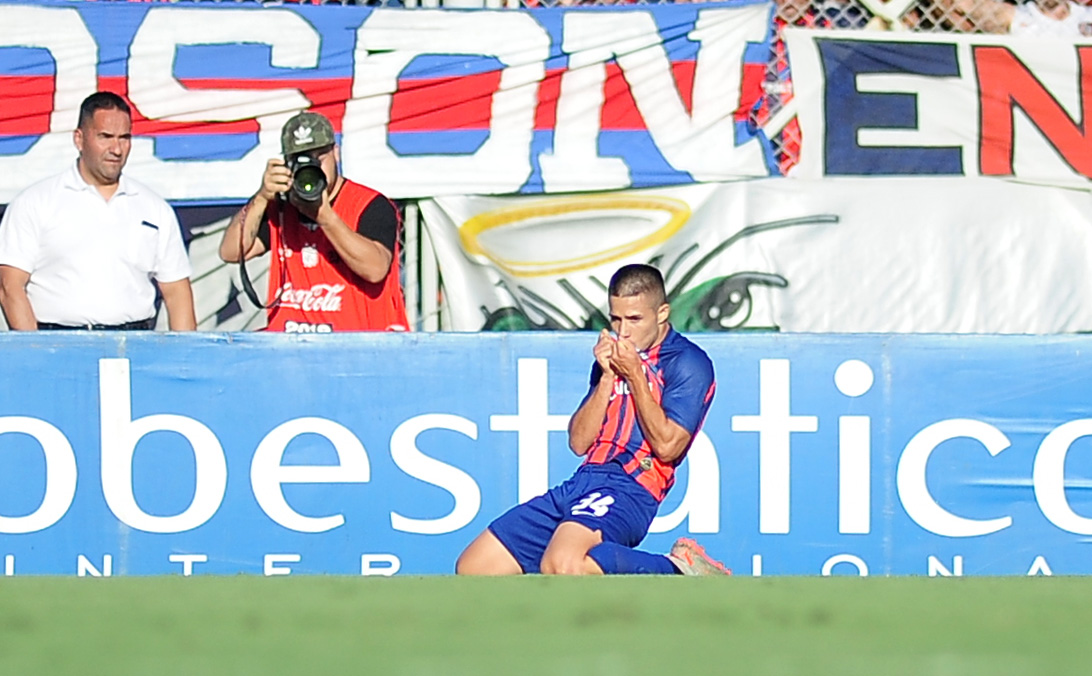 Festejo de Julián Palacios vs. Vélez
