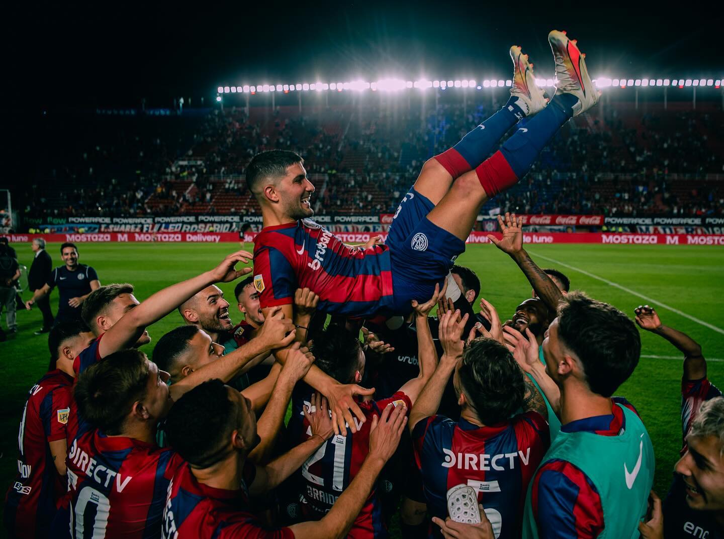 Nico Blandi tras jugar su último partido en San Lorenzo, el número 200.