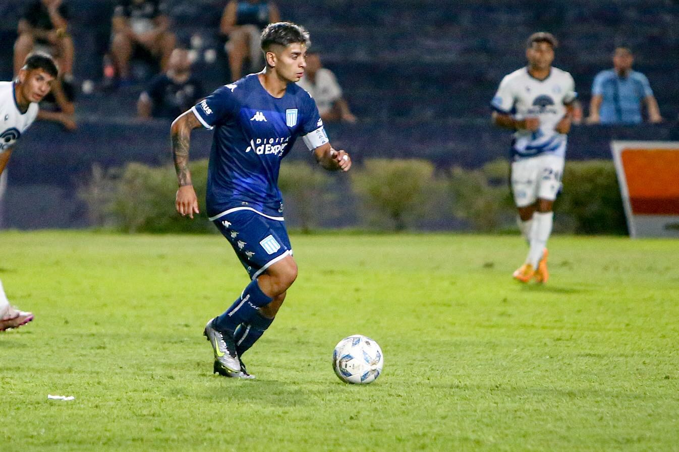 MIlton Cantero, de buen pase por la reserva de Racing, llega a San Lorenzo.