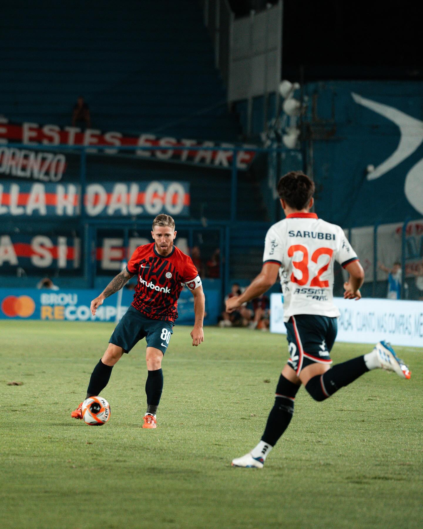 Iker Muniain, capitán de San Lorenzo, buscando ritmo en los partidos de pretemporada.