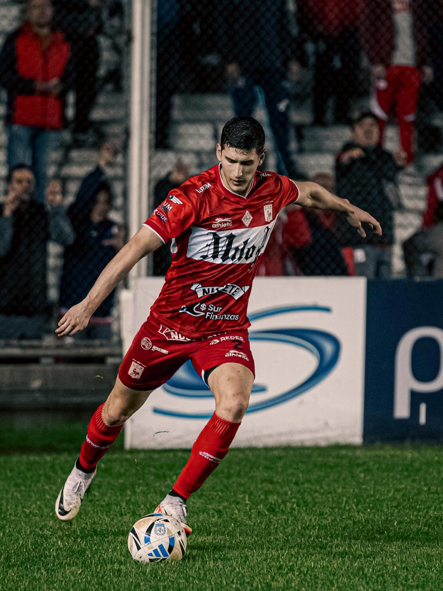 Franco Lorenzón, de destacado pasaje por Deportivo Morón.